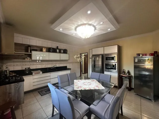 Imagem 4: Casa À Venda em Sapucaia do Sul - Centro - 158.19M² de Área Construída - com Hidromassagem e Varanda