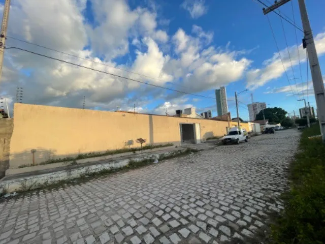 Imagem: Alugo Casa Ampla com 03 Quartos, Sendo 02