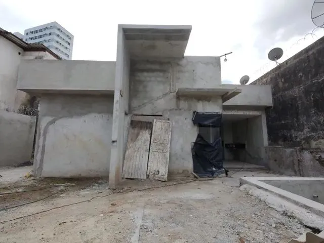 Imagem: A casa possui 4 Dormitórios, 4 Banheiros, 3 Vagas na