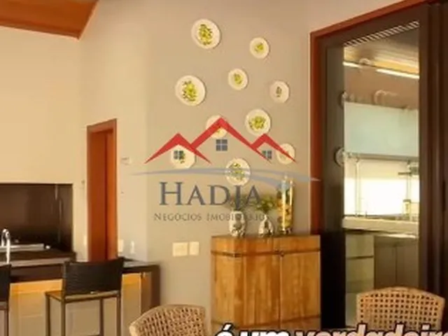 Imagem 2: Imperdível casa de luxo em condomínio - 4 quartos, 4 suítes, 3 salas, 6 banheiros, 6
