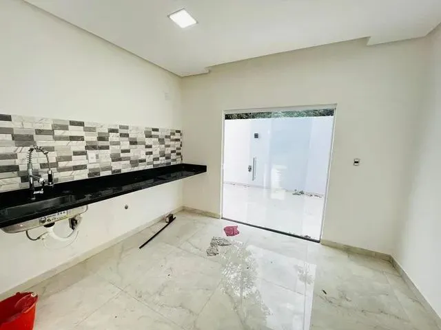 Imagem 5: Oportunidade! Casa com 3 Suítes Fino Acabamento Disponível no Morada Dos