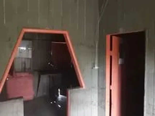 Imagem: A casa possui 1 Dormitório, 1 Banheiro e está localizado