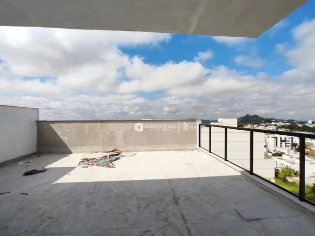 Imagem: O apartamento na cobertura possui 2 Dormitórios, 3