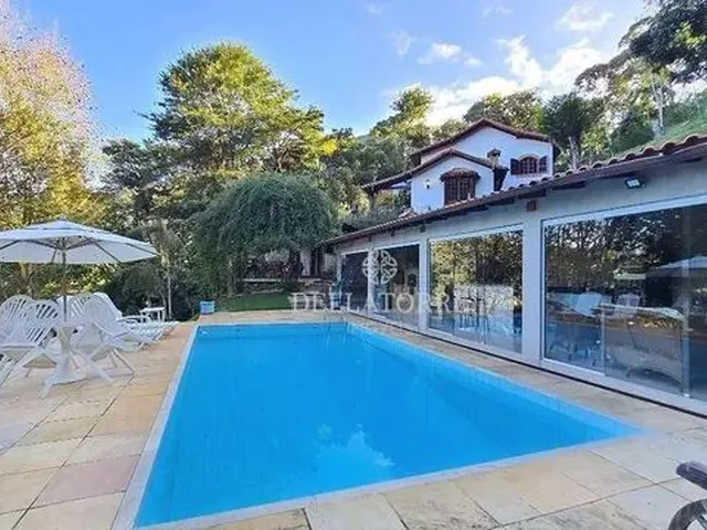 Imagem: Casa com 284 M² e 5 Quartos, À Venda por