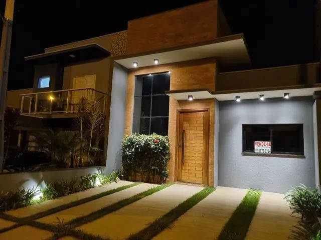 Imagem: A casa em condomínio possui 3 Dormitórios, 3 Suítes, 4