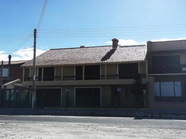 Imagem: Sobrado com 6 Dormitorio(s) localizado(a)