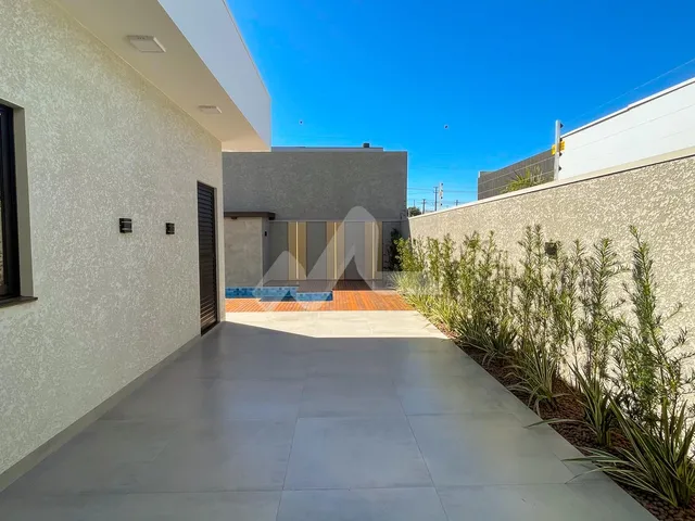 Imagem 2: Casa para venda na Vila Becker com 169 metros , com 1 suíte e dois quartos, piscina