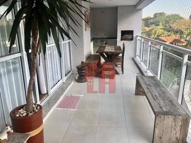 Imagem: Apartamento com 3 Dormitórios, 131 M²