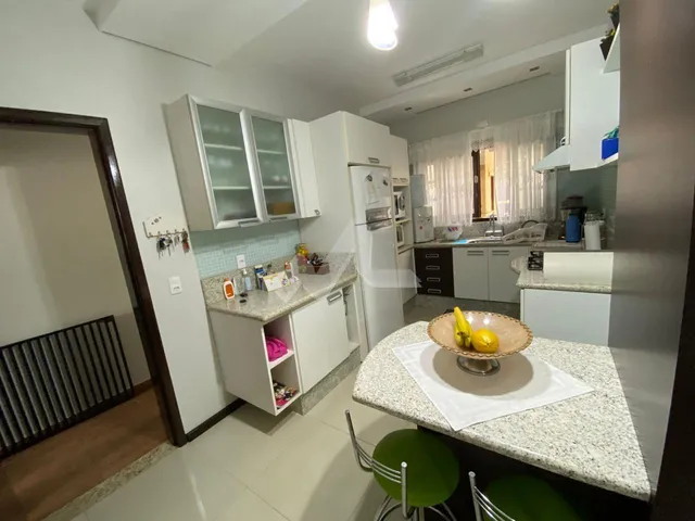 Imagem 2: Casa à Venda - Localizada no Centro - Com suíte e 3 quartos à venda
