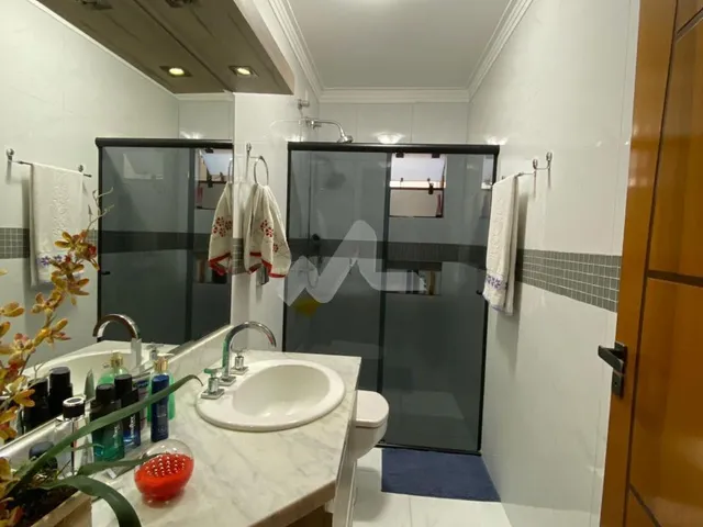 Imagem 5: Casa à Venda - Localizada no Centro - Com suíte e 3 quartos à venda