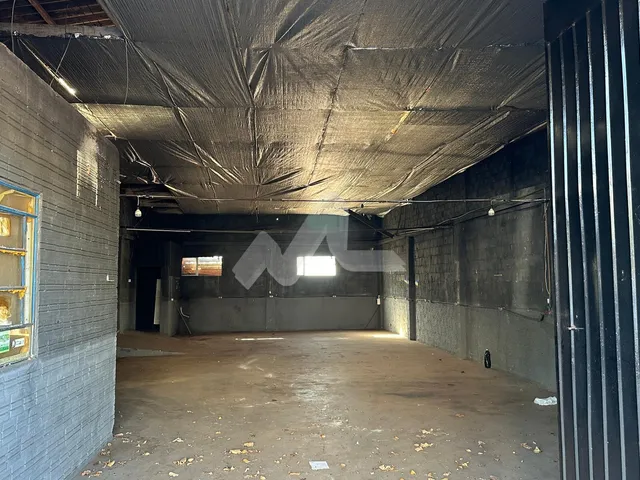 Imagem 13: Prédio a venda no Centro de Toledo, com sala comercial, barracão e apartamento