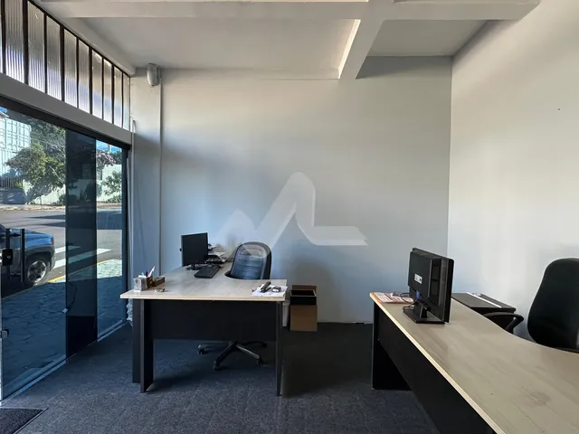 Imagem 10: Prédio a venda no Centro de Toledo, com sala comercial, barracão e apartamento