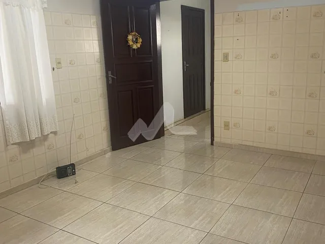 Imagem 3: Prédio a venda no Centro de Toledo, com sala comercial, barracão e apartamento
