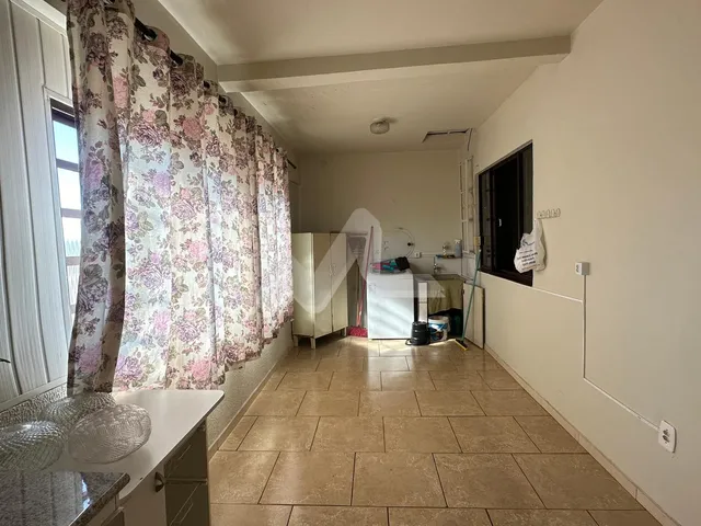 Imagem 15: Prédio a venda no Centro de Toledo, com sala comercial, barracão e apartamento