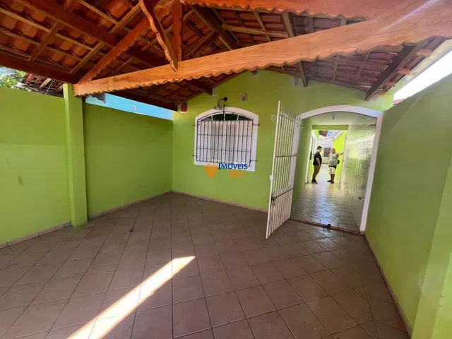 Imagem: Casa com 3 Quartos, 1 Suíte e Piscina a