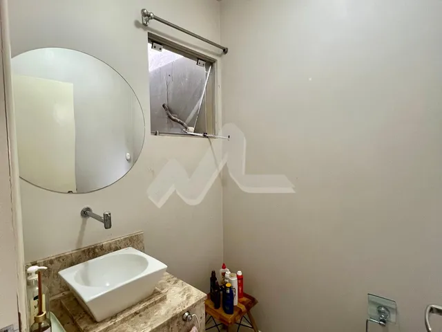 Imagem 2: Casa À Venda no Jardim Pancera em Toledo com Piscina Aquecida e Espaço para Academia