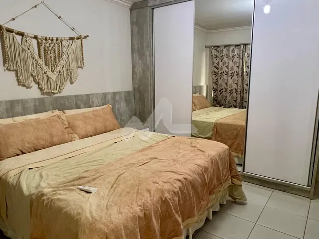 Imagem 3: Casa À Venda no Jardim Pancera em Toledo com Piscina Aquecida e Espaço para Academia