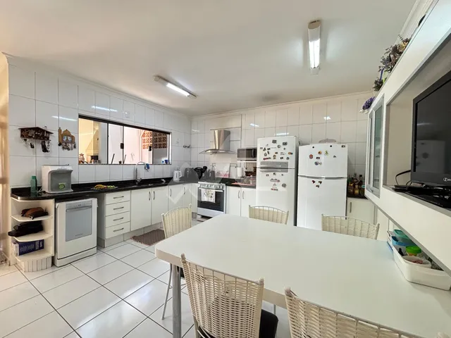 Imagem 7: Casa à venda, no Centro de Toledo, com terreno de 506 m com 1 suíte 3 quartos