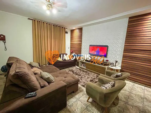 Imagem: Casa de Rua com 3 Dormitorio(S) Localizado(A)