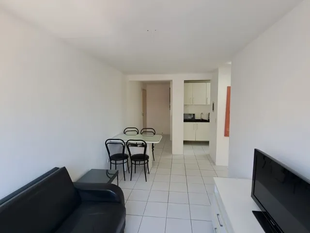 Imagem 3: Quarto e sala, mobiliado, na Ponta Verde