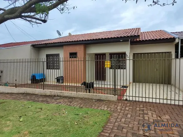 Imagem: Casa Semi Mobiliada com 03 Quartos no Bairro