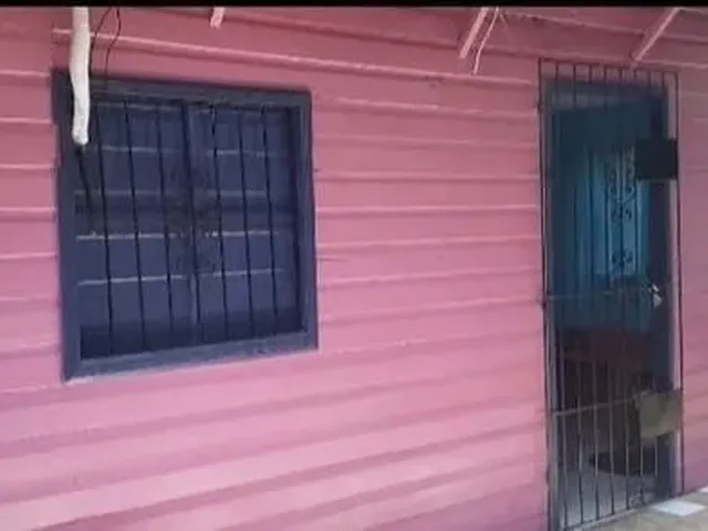 Imagem 2: Vende Uma Casa de Mista de Sobrado