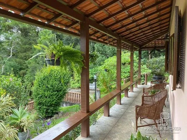 Imagem: Casa com 4 Dormitórios À Venda, 132 M²