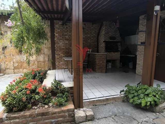 Imagem 2: Linda casa com Jardim, 4 quartos , sendo 3 Suites , 4 Vagas, no Bairro Capim Macio, Natal