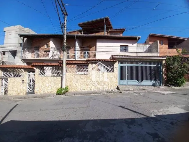 Imagem: Sobrado com 3 Dormitórios À Venda, 236