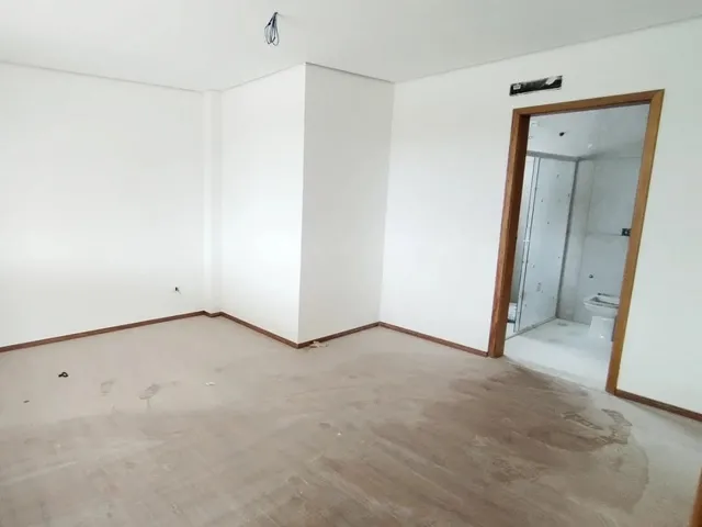 Imagem 8: Casa Alto Padrão a Venda no bairro Conjunto Habitacional Alexandre Urbanas - Londrina, PR