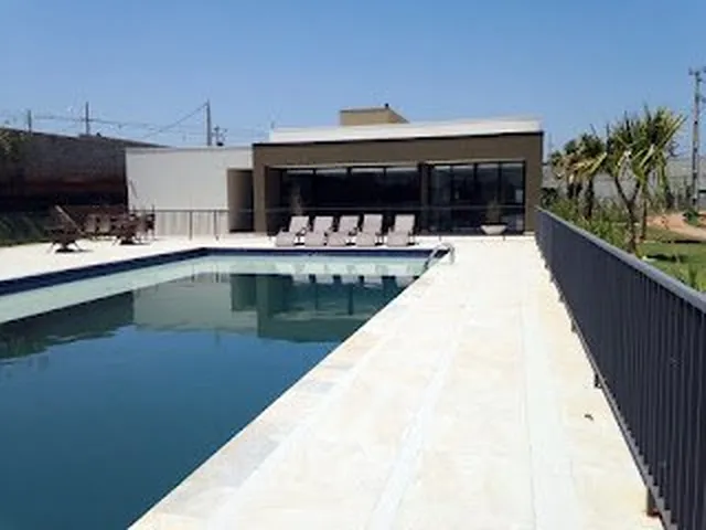 Imagem 7: Casa Alto Padrão a Venda no bairro Conjunto Habitacional Alexandre Urbanas - Londrina, PR