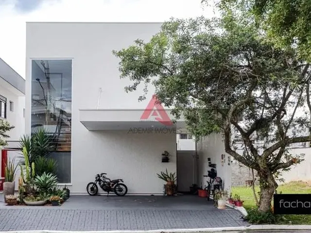 Imagem: A casa em condomínio possui 3 Dormitórios, 3 Suítes, 5