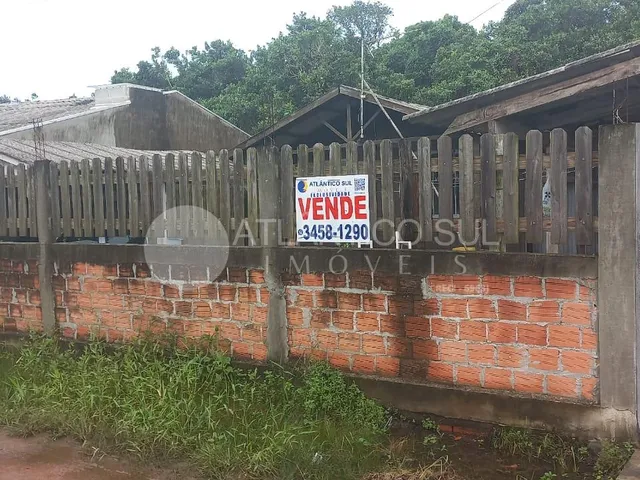 Imagem: Casa à venda, com 2 quartos, no Balneário