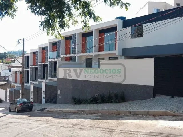 Imagem 1: )(- Linda Casa Triplex Moderna com 2 Quartos em Fontesville II