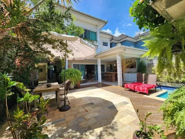Imagem: Casa em Condomínio. Viva em Lugar Tranquilo