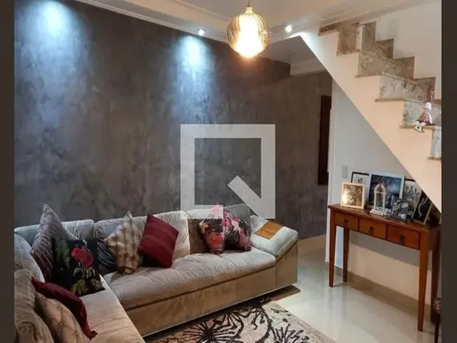 Imagem: A casa possui 3 Dormitórios, 1 Suíte, 1 Banheiro, 2 Vagas