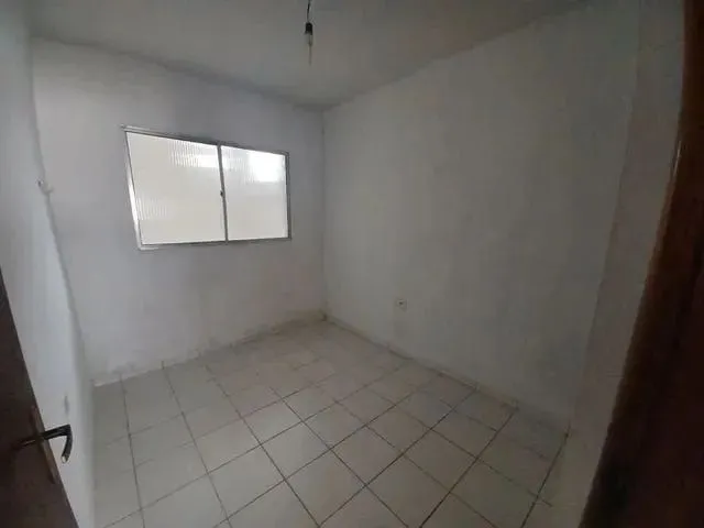 Imagem: A casa possui 2 Dormitórios, 1 Banheiro e está localizado