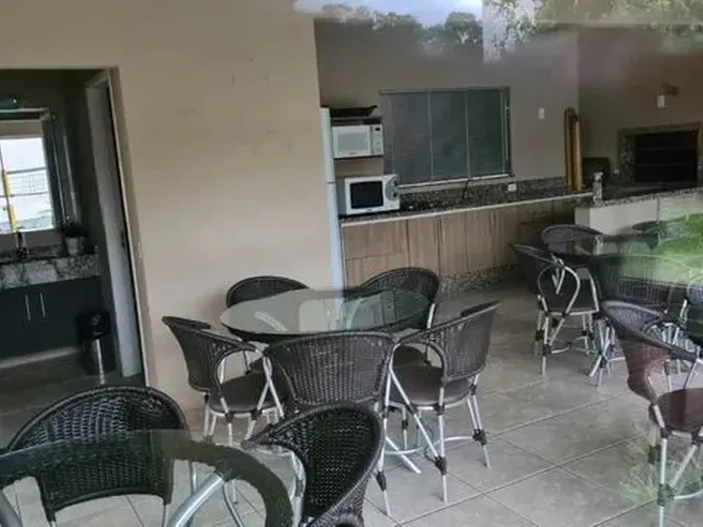 Imagem: O apartamento possui 3 Dormitórios, 2 Banheiros, 2 Vagas