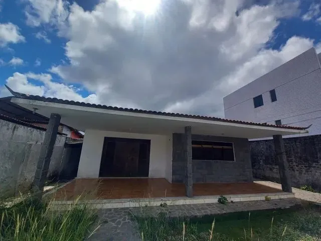 Imagem: Casa Ampla em Excelente Localização no