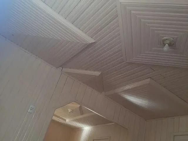 Imagem: A casa possui 4 Dormitórios, 2 Banheiros, 5 Vagas na