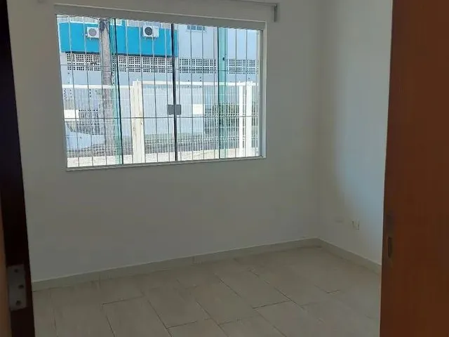 Imagem: Alugo Ap de Dois Quartos Térreo na Coloninha