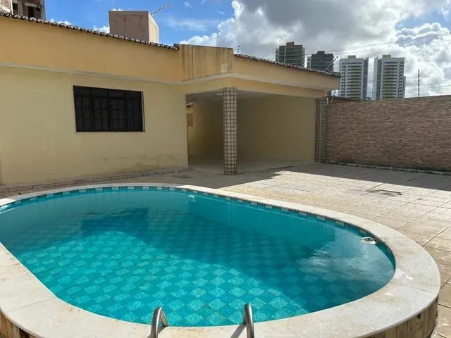 Imagem 1: Alugar-Se Casa em Capim Macio com 3 Suítes Sendo Uma com Closet