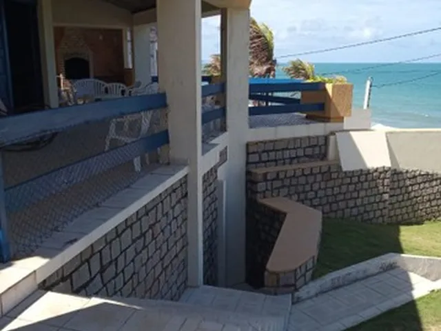 Imagem: A casa possui 4 Dormitórios, 2 Suítes, 4 Banheiros, 2