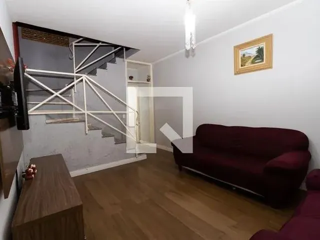 Imagem: A casa possui 3 Dormitórios, 2 Banheiros, 2 Vagas na