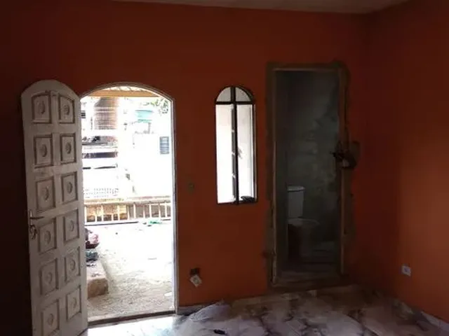 Imagem: A casa possui 5 Dormitórios, 4 Banheiros, 1 Vaga na