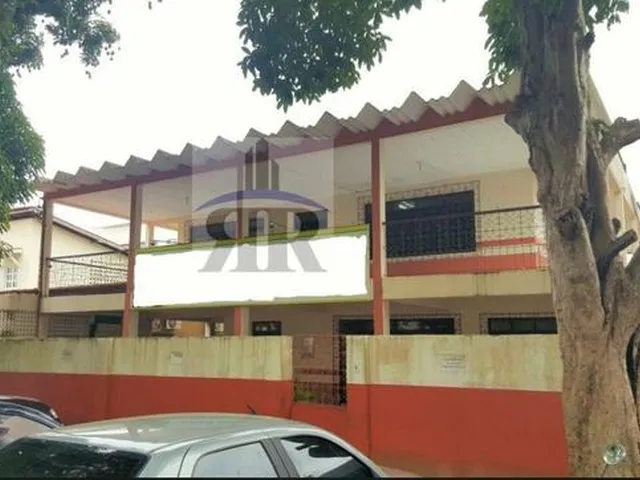 Imagem: A casa possui 5 Dormitórios, 3 Banheiros, Acomodam 80
