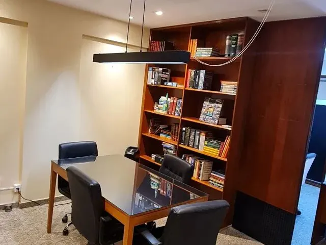 Imagem 3: Sala Embassy Tower - Escritório Mobiliado