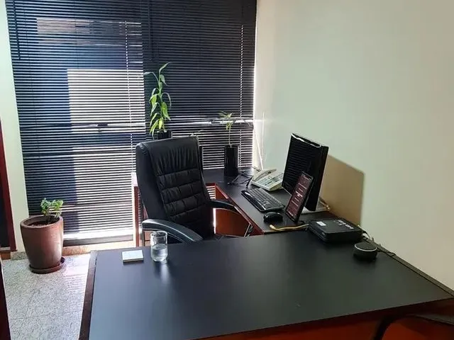 Imagem 6: Sala Embassy Tower - Escritório Mobiliado