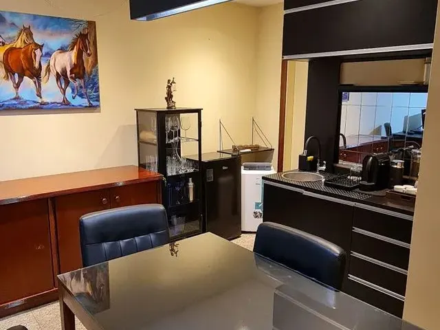 Imagem 9: Sala Embassy Tower - Escritório Mobiliado