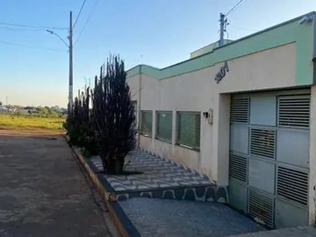 Imagem: Moema/Mg - Casa com 03 Quartos e Área de